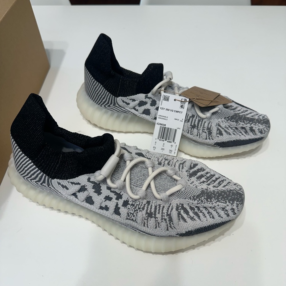 Yzy 350 V2 Cmpct Size 8.5 US